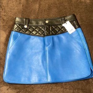 🦄OFFERS🦄 COACH 100% All leather skirt